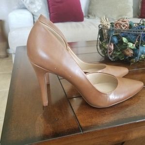 Beautiful Nude heels size 9